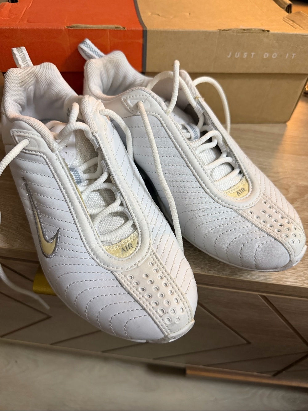 Nike Women’s Air Controller Sneakers with Swoosh Size 5